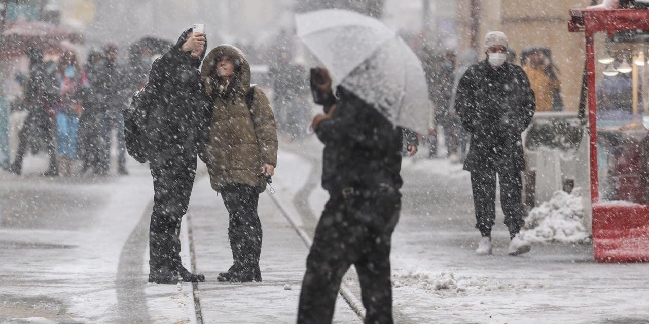 Soğuk hava dalgası geri dönüyor: 4 bölge için kuvvetli sağanak ve kar uyarısı