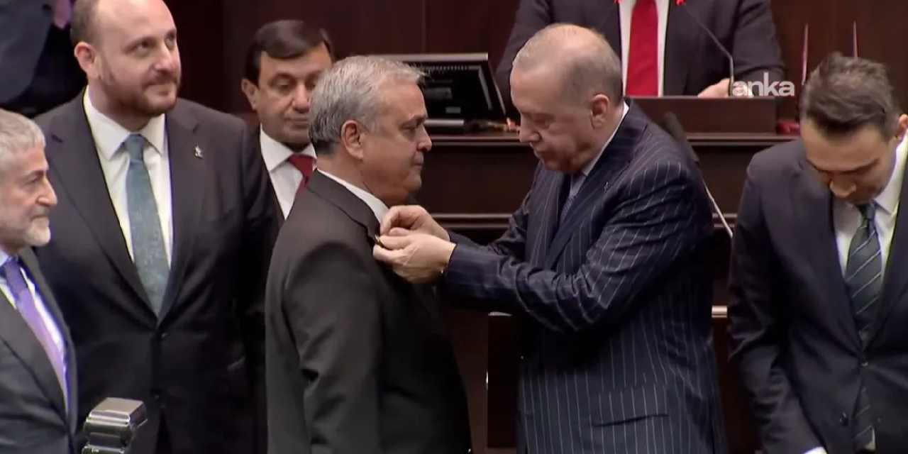 CHP listelerinden Meclis'e giren 3 vekil AKP'ye katıldı! Veli Ağbaba'dan ilk açıklama: 'Zararı yok alanlar düşünsün'