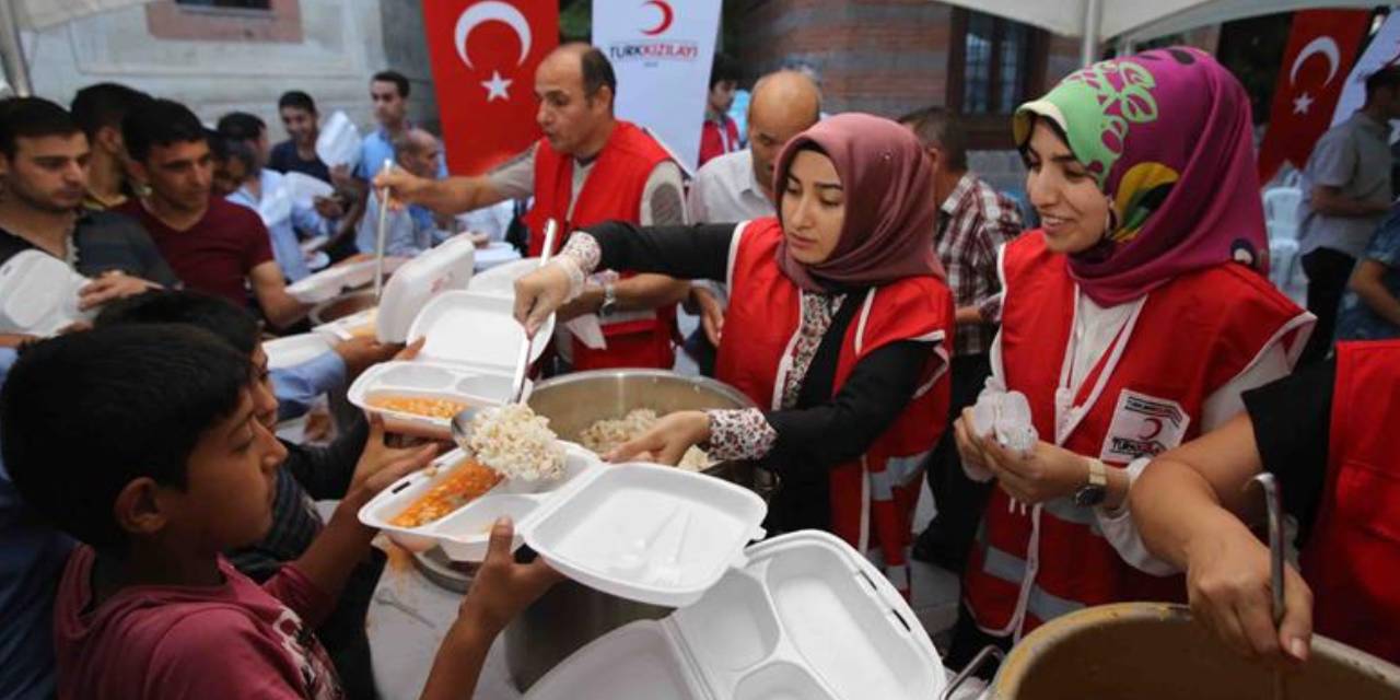 Kızılay Kent Lokantalarına özendi: 81 ilde aşevi açma kararı