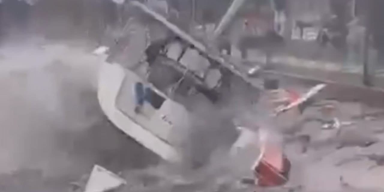 Son dakika | İstanbul'da lodos tekne batırdı