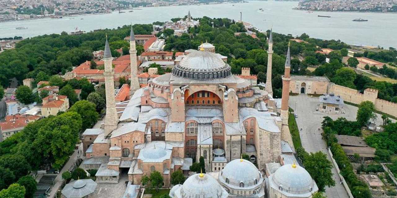 Lodos fırtınası Ayasofya'yı da vurdu: Hasar açıklandı