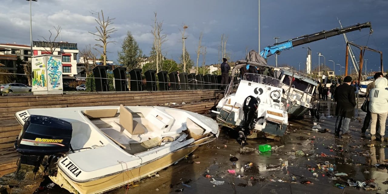 İstanbul bugün felaketi yaşadı! Fırtına saatte 90 kilometre hıza ulaştı: Binlerce personelle 346 olaya müdahale dildi