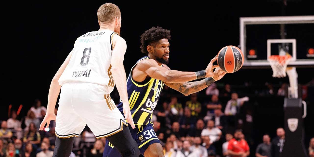 Fenerbahçe Beko Dubai'de kayıp