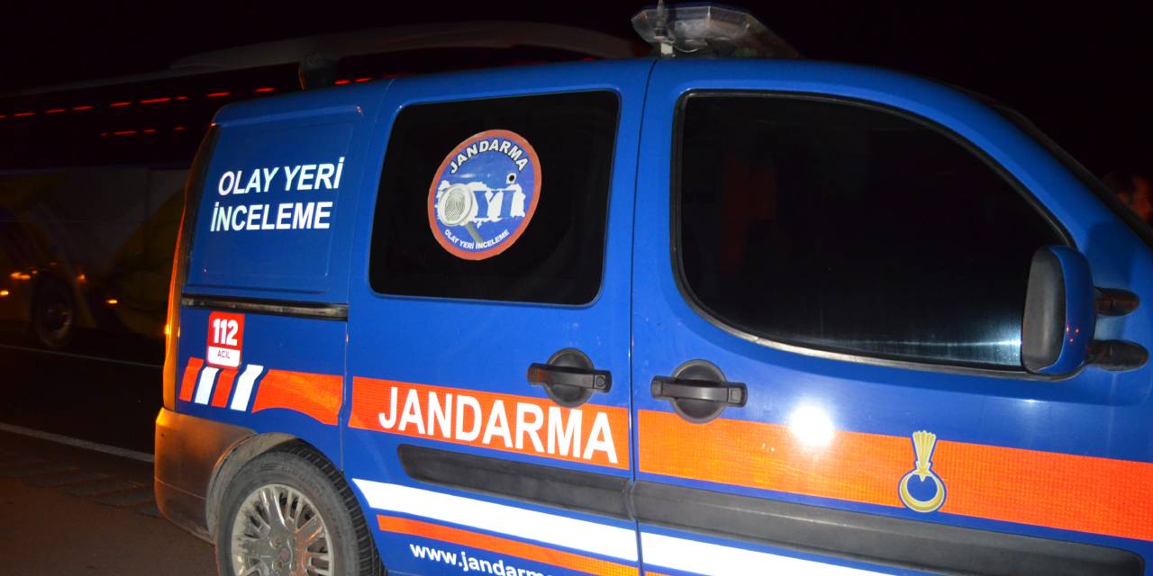 Şiddetli fırtına can aldı! Evinin çatısından kopan parçalar üzerine düştü