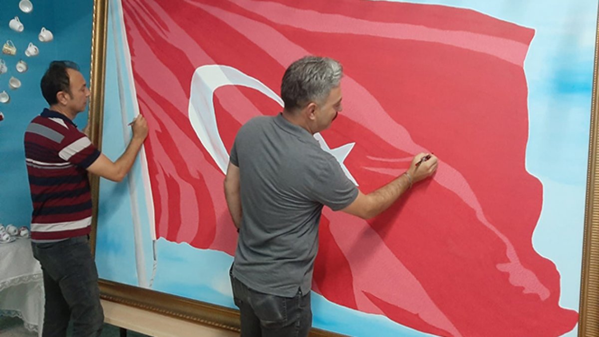 Bu Türk bayrağında 36 bin 647 şehidin ismi var!