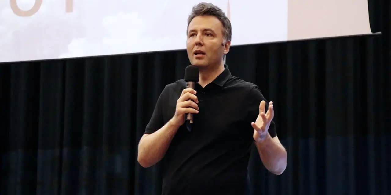 Uyuşturucuyu Mehmet Akif Ersoy getiriyormuş! İçki içip çakarlı araç da kullanmış