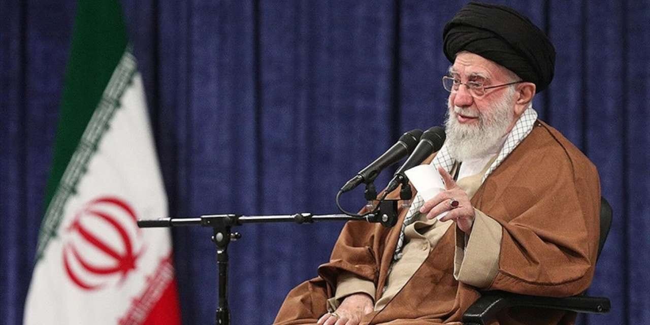 İran'dan Trump'ın 'müdahale ederiz' tehdidine yanıt! "Kendi ülkesine baksın"