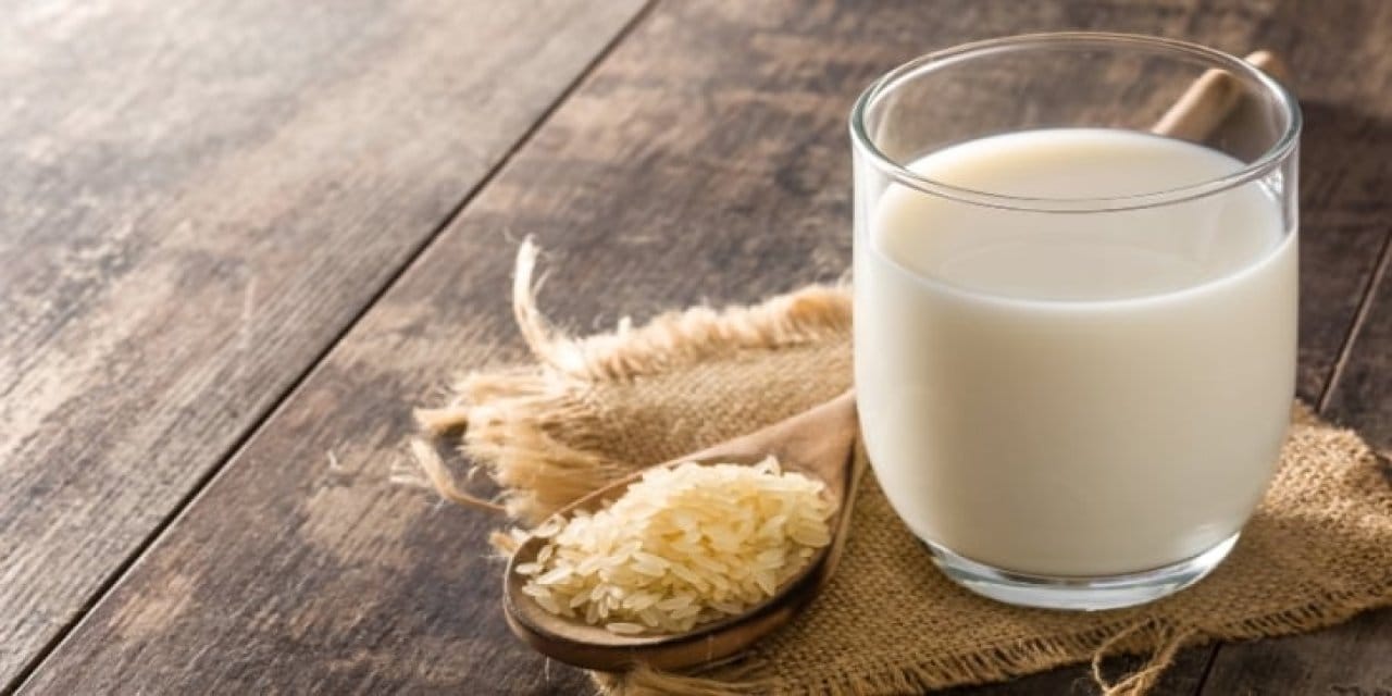 Bunu öğrendikten sonra pirinç suyunu dökemeyeceksiniz: Pirinç suyuyla bu salon çiçeğiniz yağmur ormanlarına dönecek