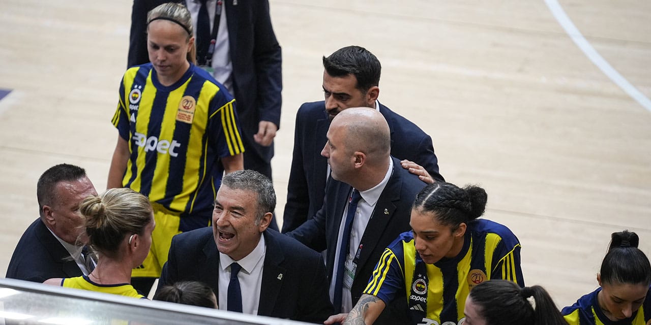 Fenerbahçe zorlanmadan finale yükseldi