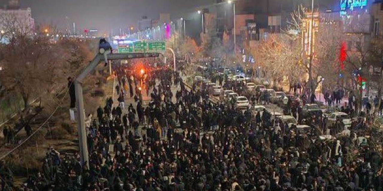 İran: Tarih Nasıl Yazılacak?