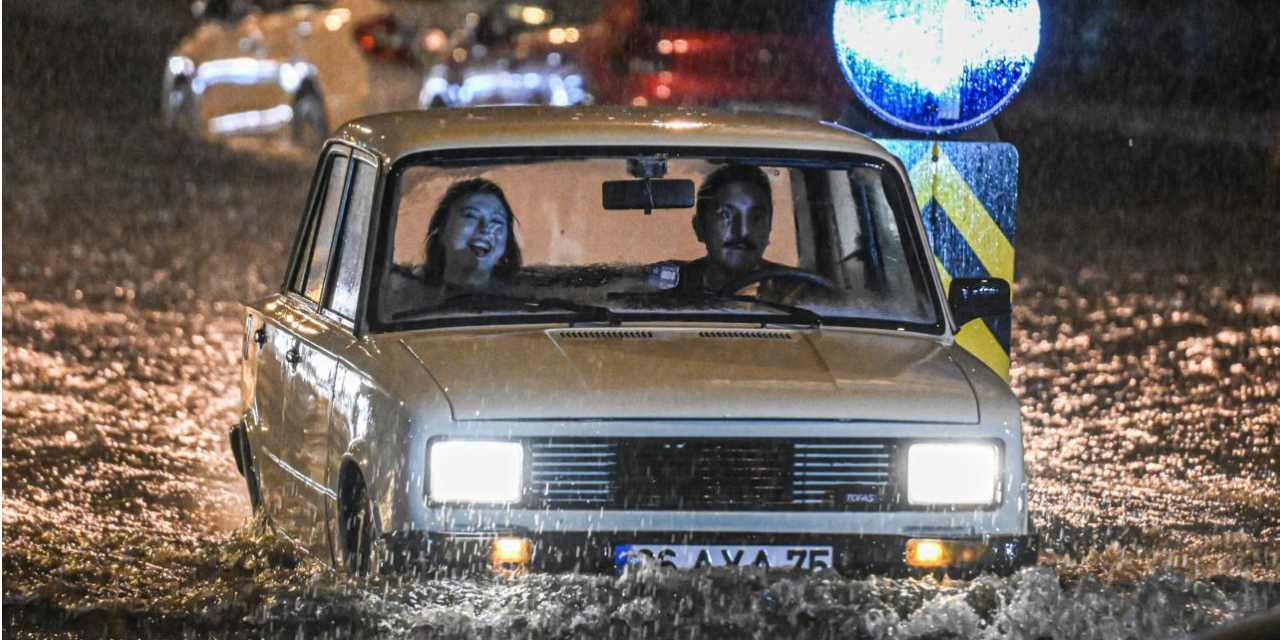 Ankara'da fırtına uyarısı: Çatılar uçacak, ağaçlar devrilecek