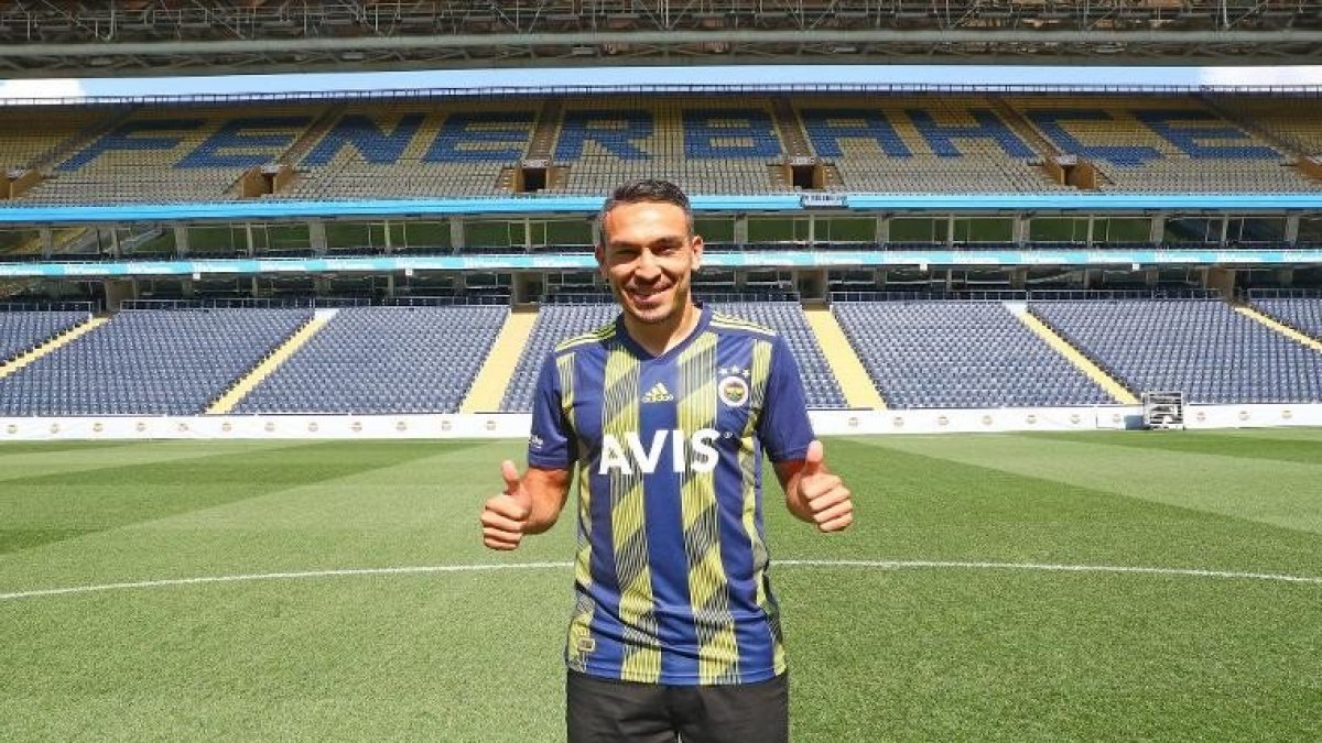 Fenerbahçe 9 numara transferini resmen duyurdu