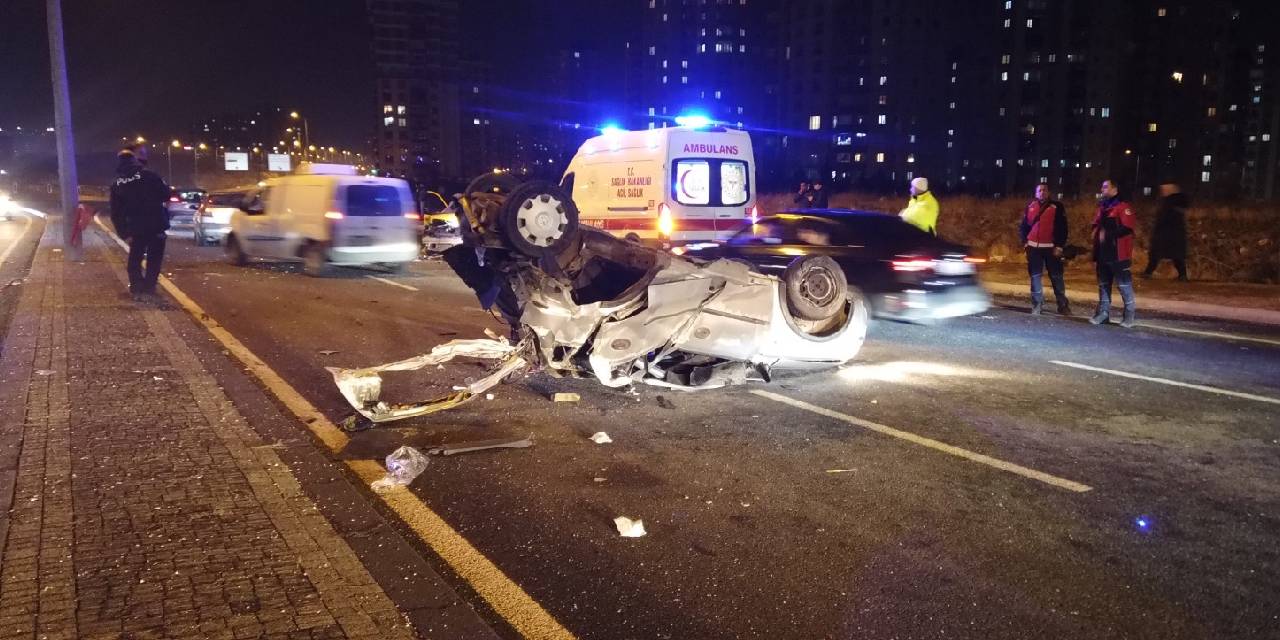 Kayseri'de feci kaza: Takla atarak karşı şeride geçti! Taksiyle çarpıştı