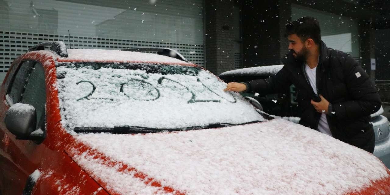 Ankara'da kar yağışı etkili oldu