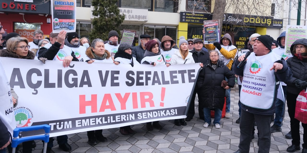 Emeklilerden CHP’nin Meclis'teki eylemine destek
