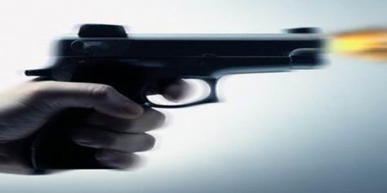 Husumetlisine ateş ederken yanındaki kişiyi öldüren sanığa ağır ceza