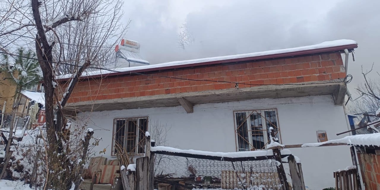 83 yaşındaki kadın yangına müdahale etmek isterken yaralandı