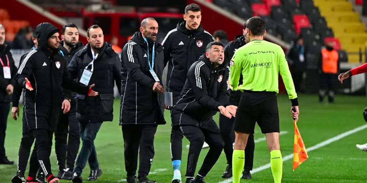 Burak Yılmaz kazandıkları maçın ardından özür diledi