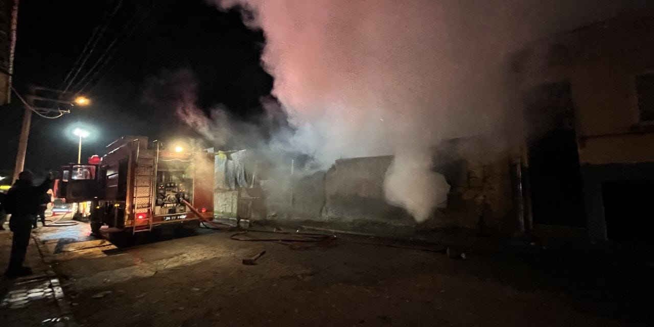 Eskişehir’de marangozhanede yangın