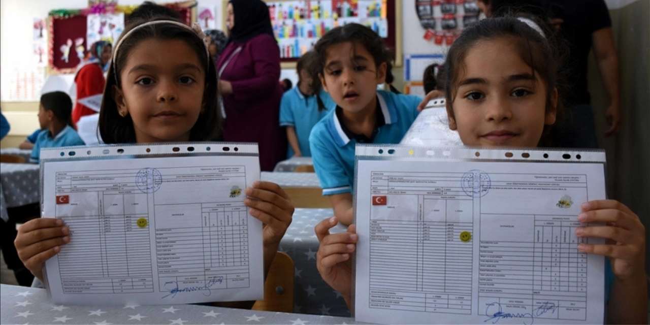 MEB'den tarihi karar: 2026'da karneler değişiyor