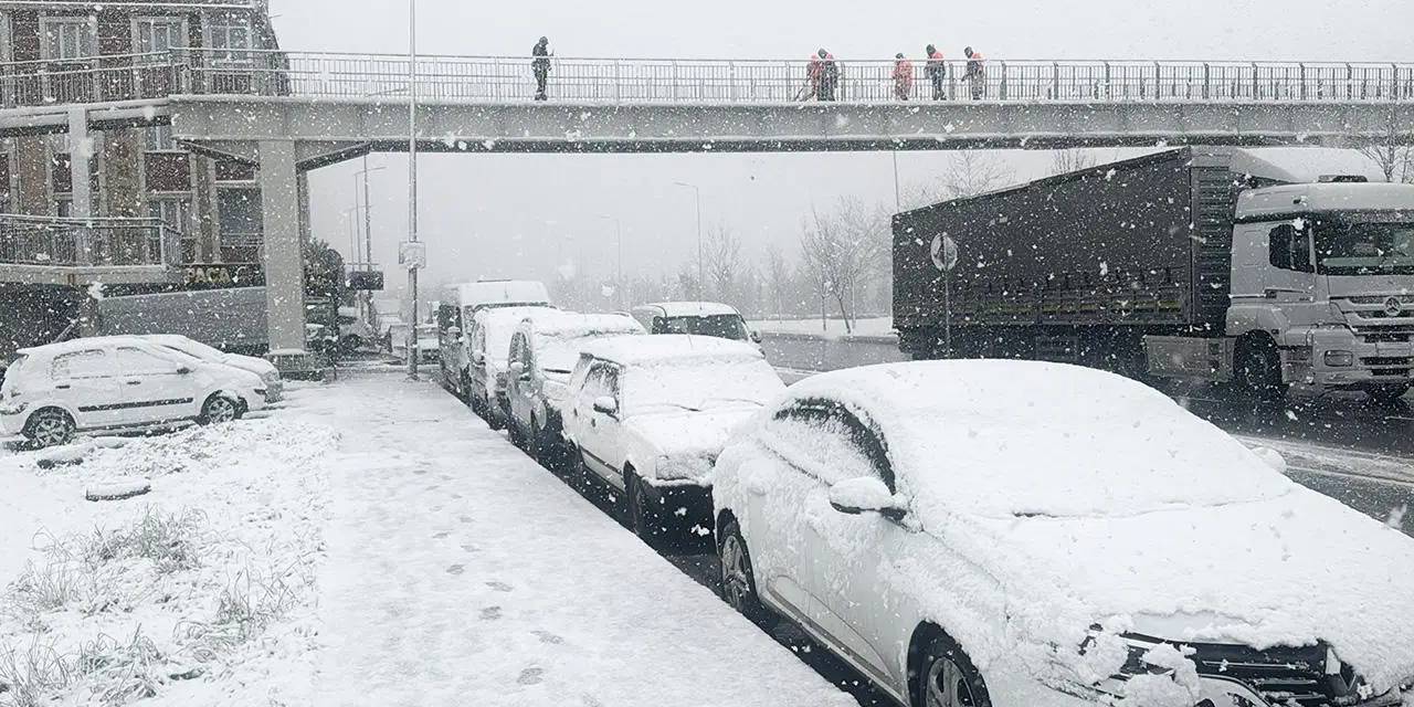 Meteoroloji'den 3 il için kuvvetli kar fırtınası uyarısı!