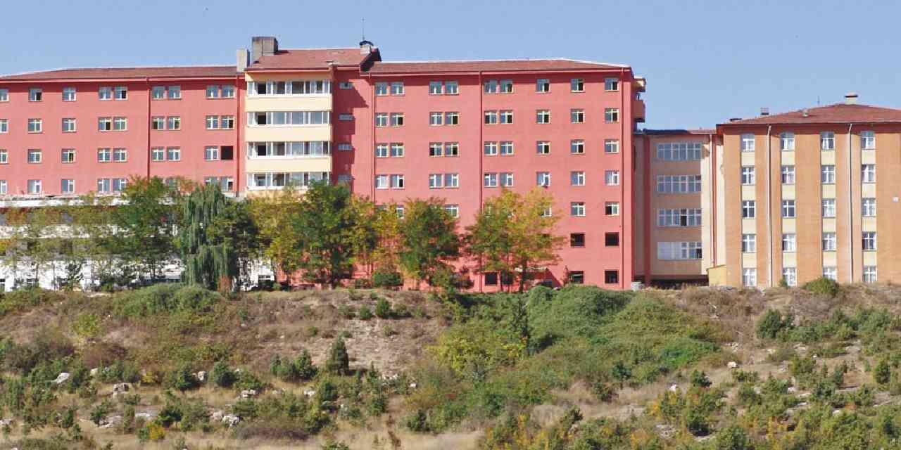 Bolu'nun en büyük iki hastanesi yıkılıyor