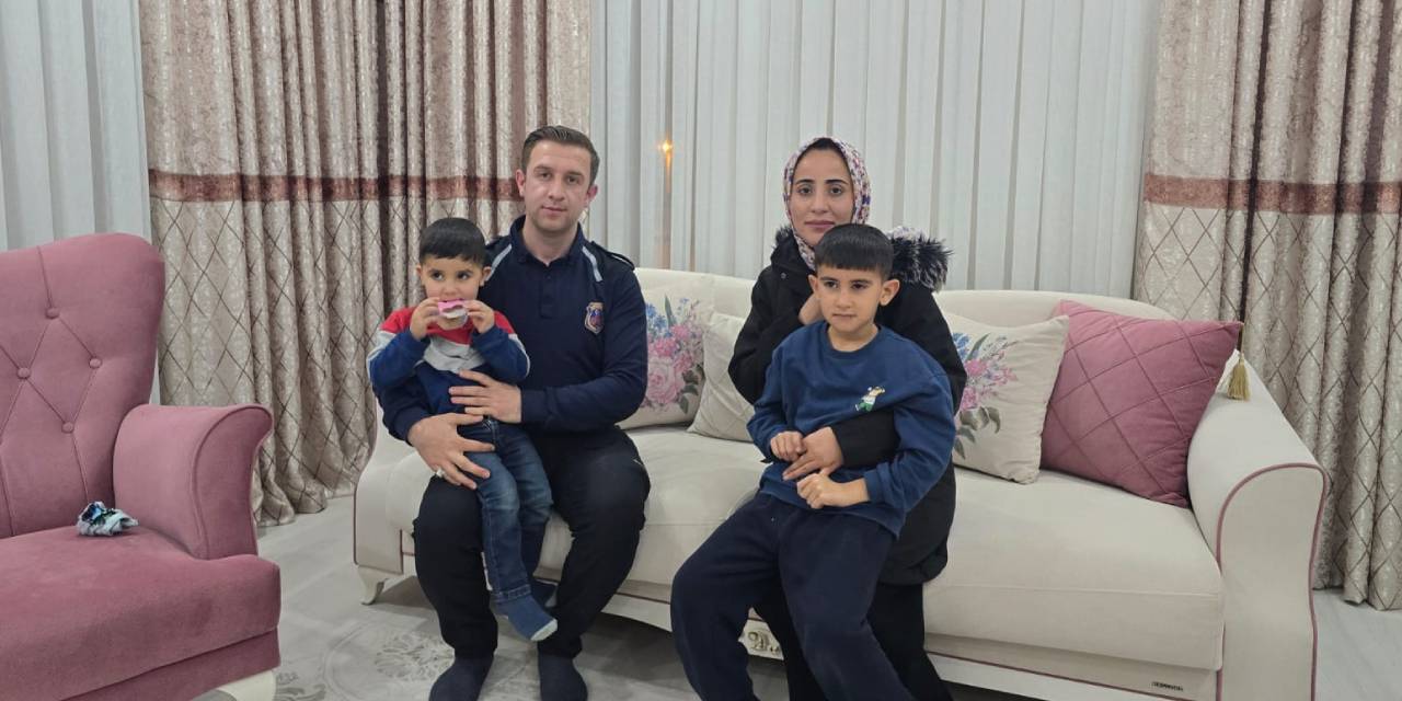 Çocukları ile soğukta mahsur kaldı: İmdadına cezaevi personeli yetişti