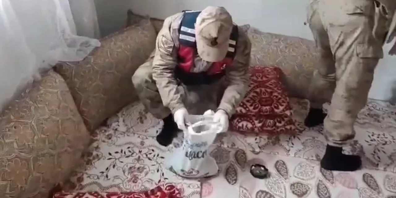 Suriye sınırındaki baskında 2 bin 644 adet tarihi eser ele geçirildi