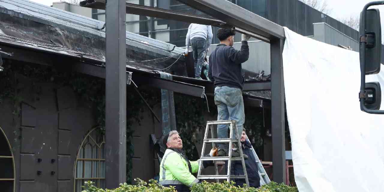 Gece kulübünün kaçak yapıları parça parça yıkılıyor