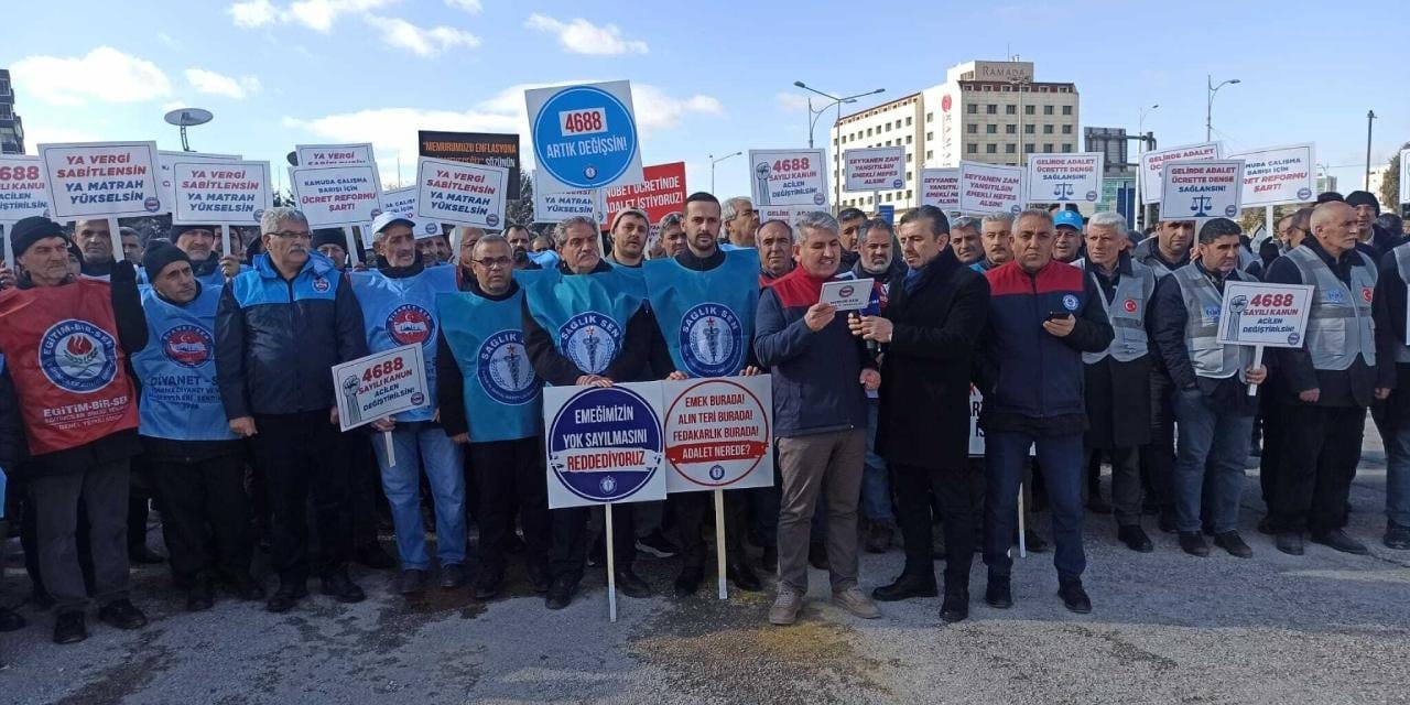 Memur meydanda gözler Şimşek'te