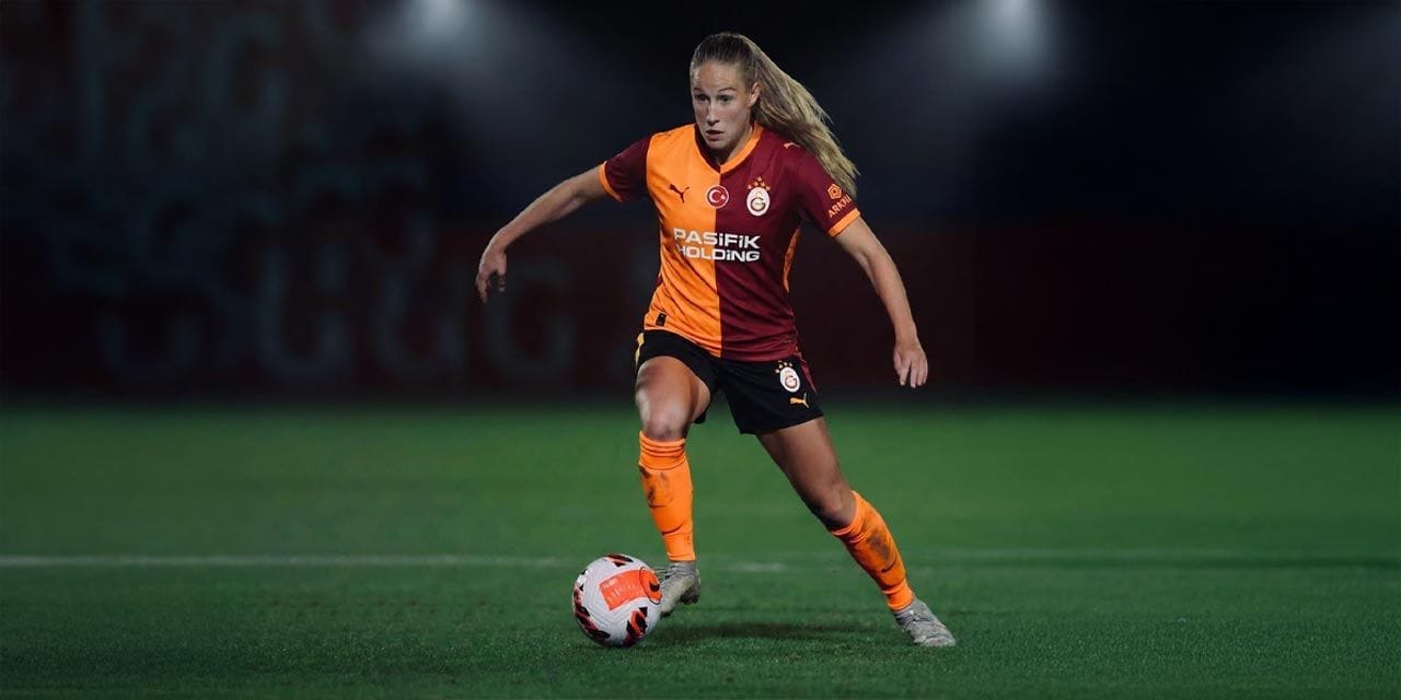 Sarı kırmızılı taraftar transfer beklerken haber kadın takımından geldi: Foederer Galatasaray'da
