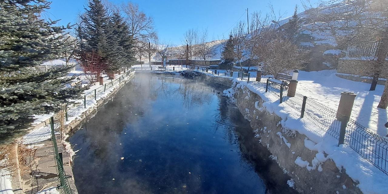 Bu göl eksi 30 derecede bile donmuyor