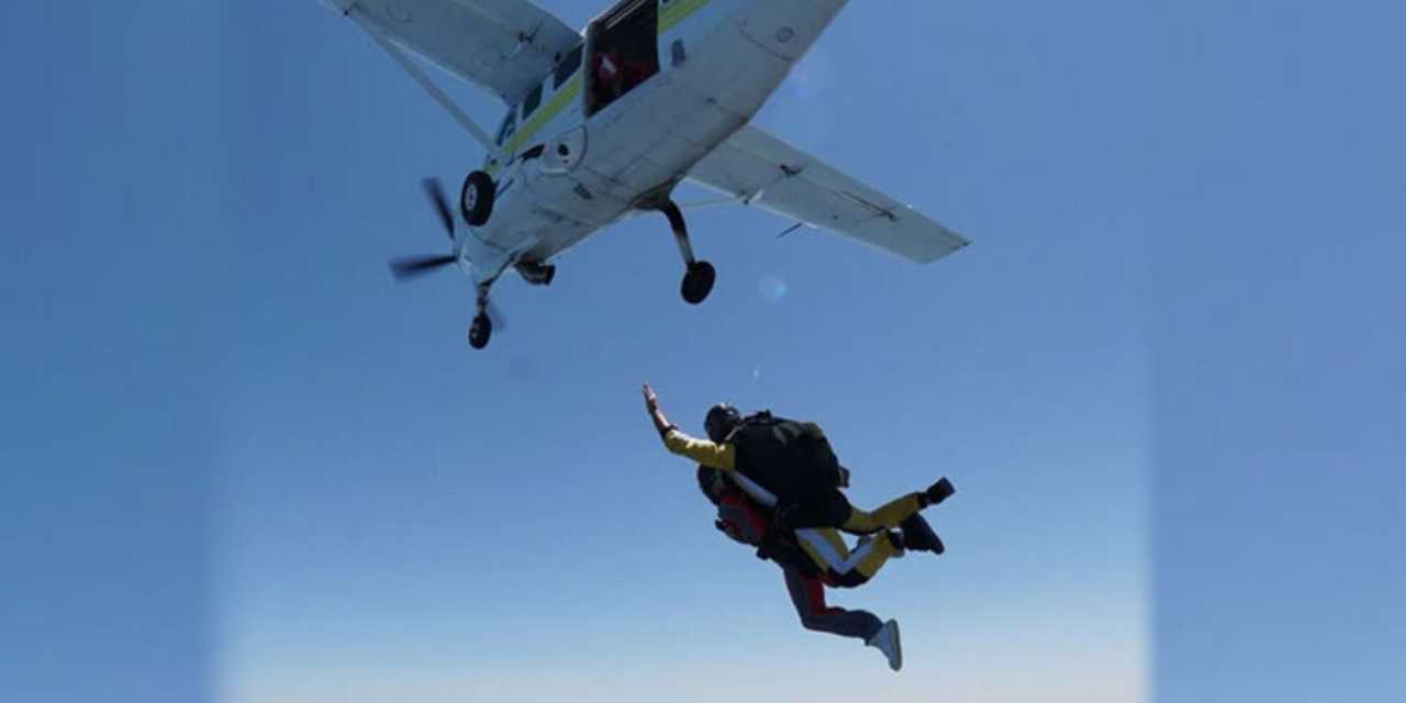 Buray 4 bin 500 metreden atladı