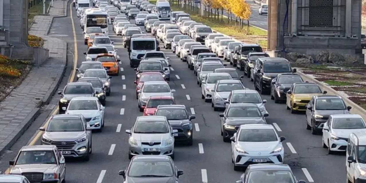 Ankara'da trafiği kilitleyen soruna neşter