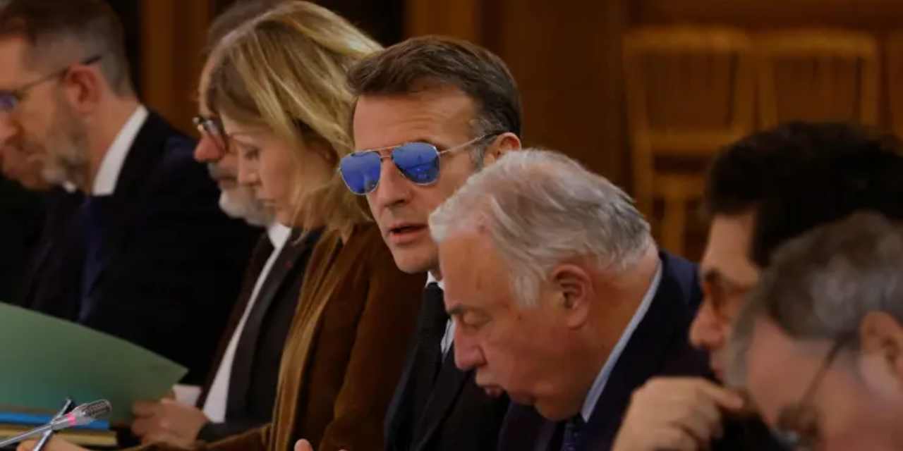 Macron'un güneş gözlüğü 'sömürge' toplantısına damga vurdu