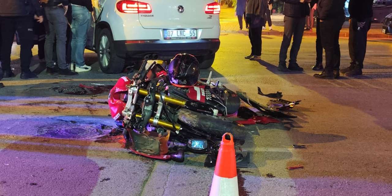 Kaskını sevgilisine taktı: Fenomen genç motosiklet kazasında hayatını kaybetti