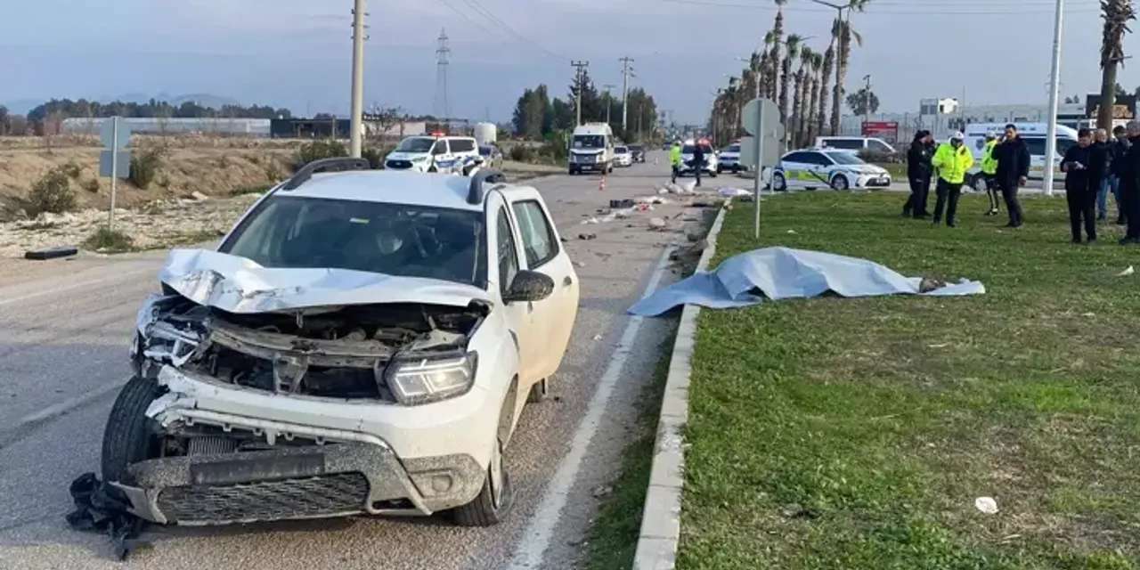 Adana'da otomobille çarpışan motosiklet sürücüsü öldü!