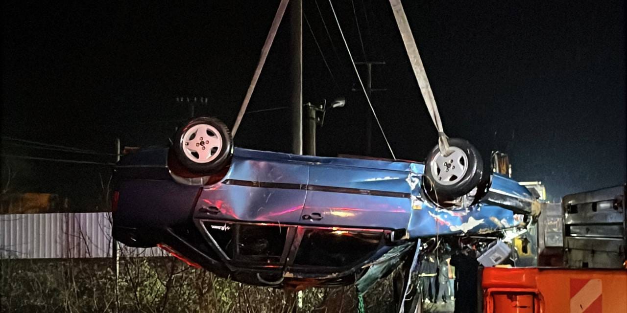 Çaya düşen otomobildeki baba ve oğlu hayatını kaybetti