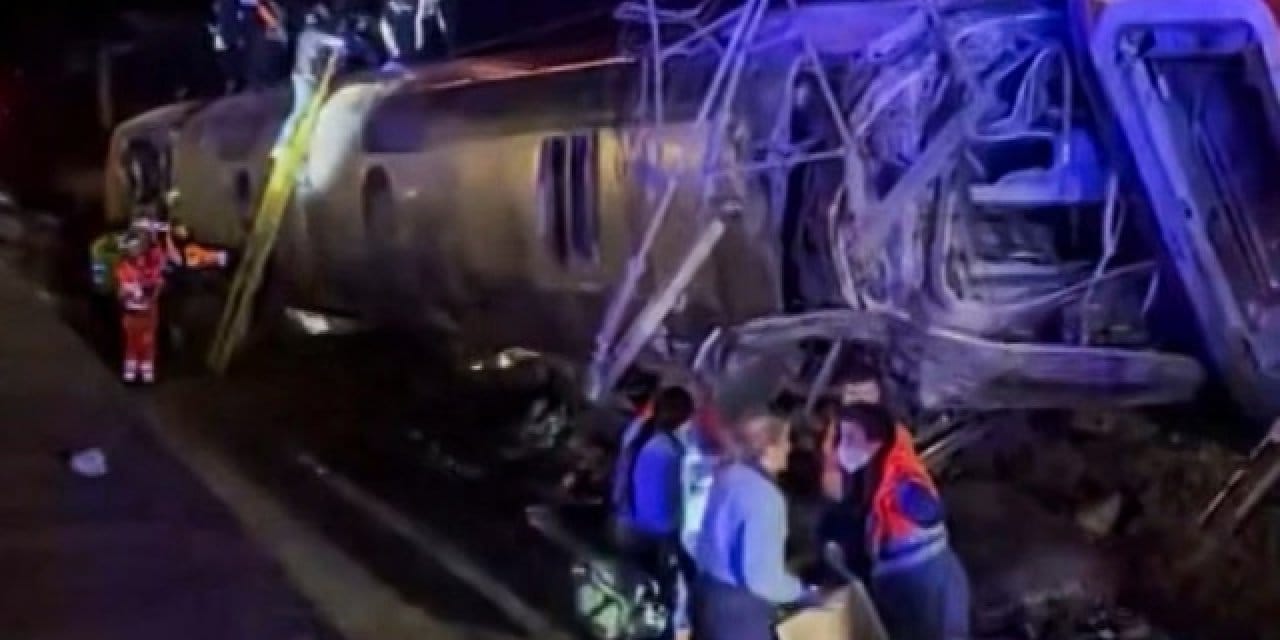 İspanya'da tren faciası! En az 10 ölü 25 yaralı: İki tanesi art arda raylardan çıktı