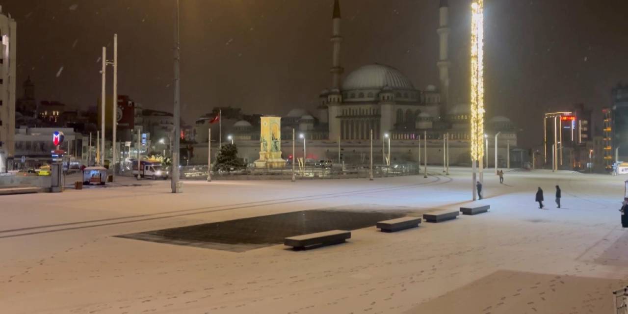 Meteoroloji İstanbul'da karın yağmura döneceği saati açıkladı