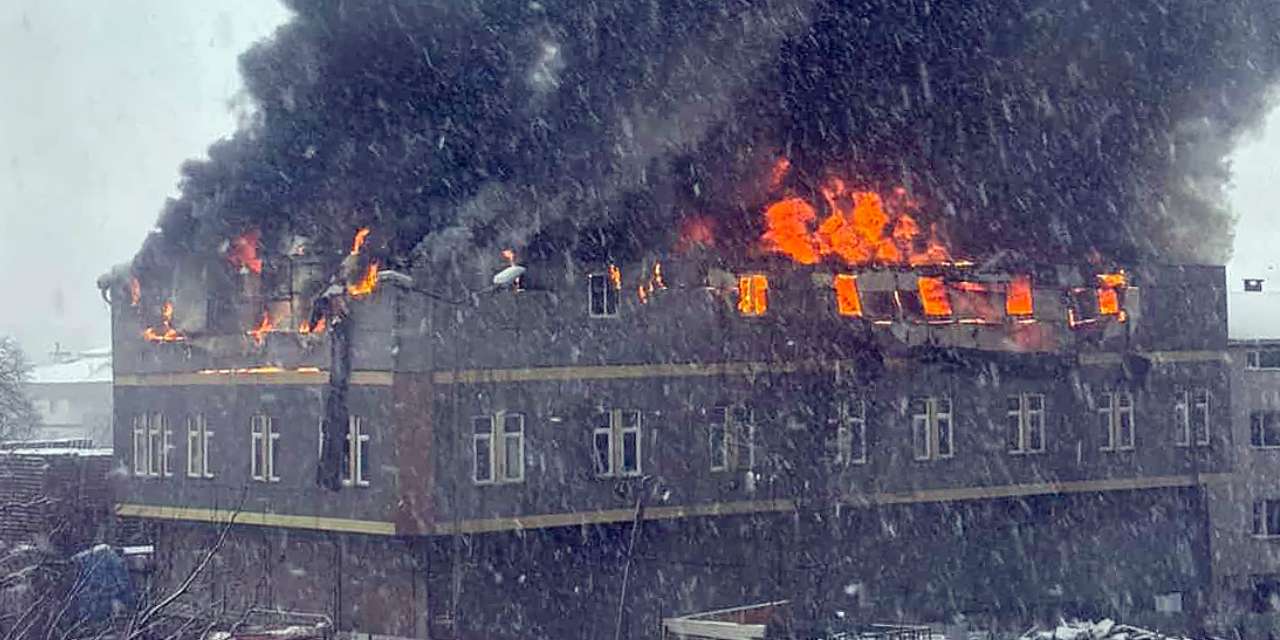 Tuzla'da çakmak fabrikasında yangın: Çok sayıda ekip sevk edildi!
