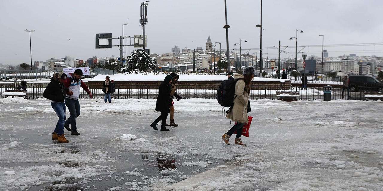 İstanbullular dikkat! Valilikten buzlanma uyarısı!