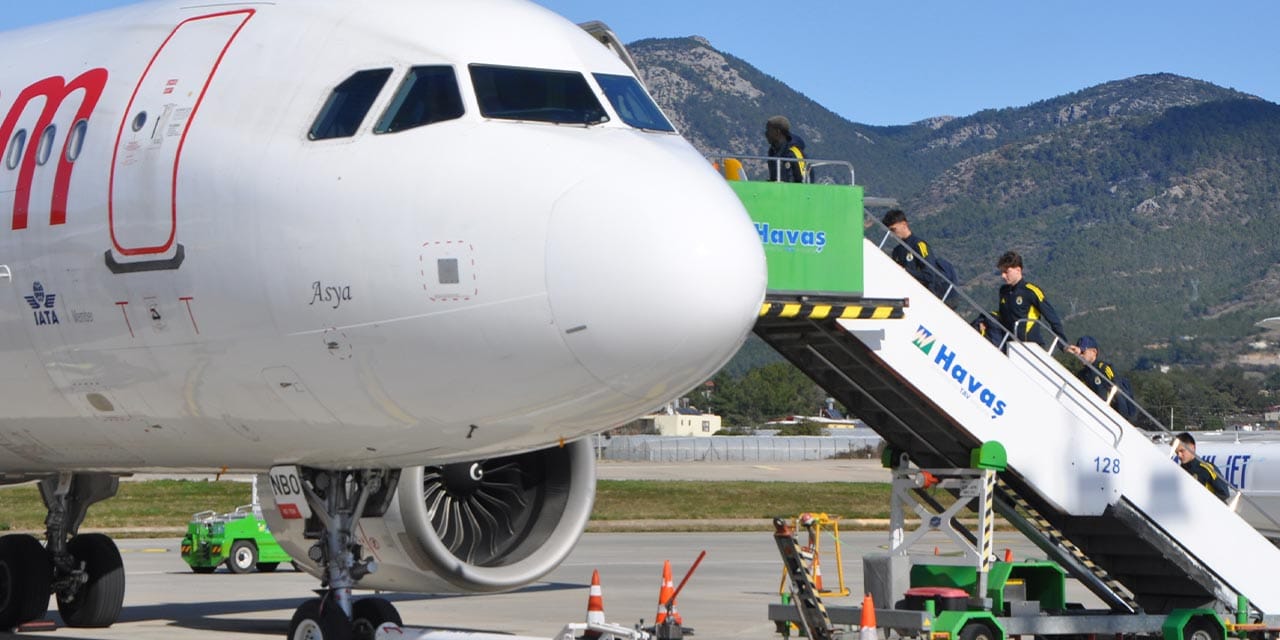 Alanya'da mahsur kalan Fenerbahçe yola çıktı