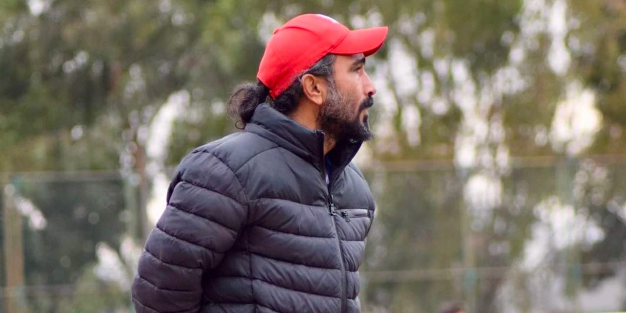 8 haftada 22 puan toplayıp lider yaptı: Apar topar istifa etti