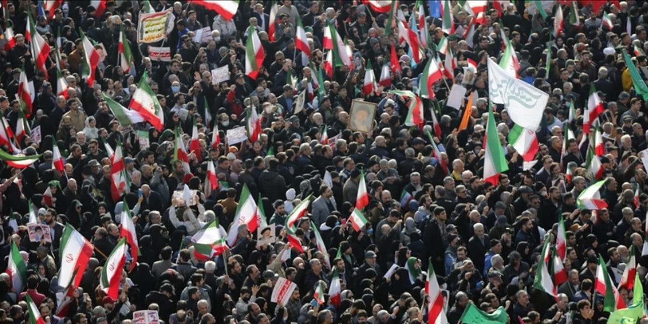 Protestolar nedeniyle kesilmişti: "İran'da internet haftasonu normale dönecek"