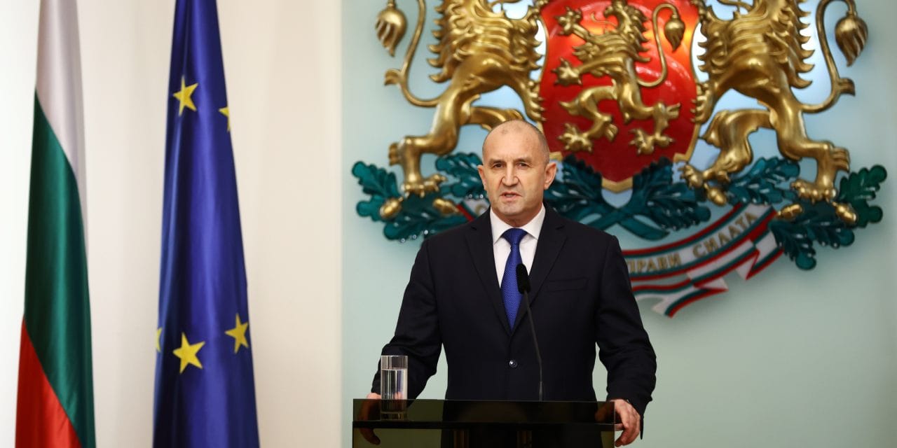 Bulgaristan Cumhurbaşkanı Radev'den istifa kararı!