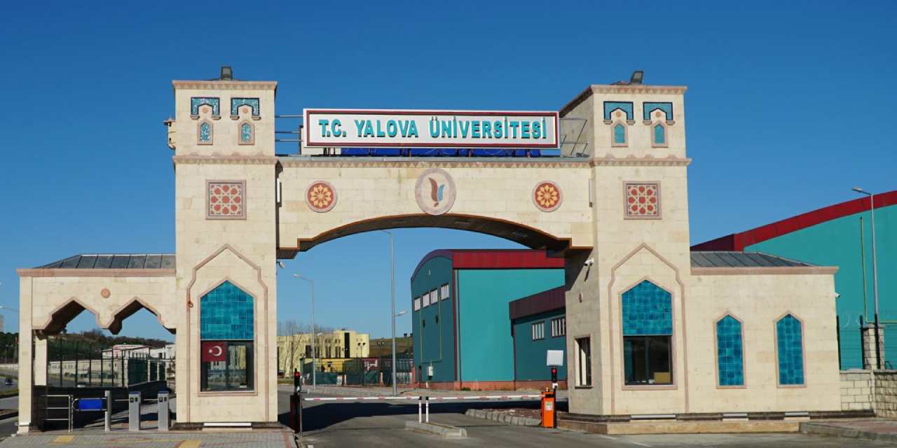 O akademisyen 'Torpil yaptırmışsın' denilince paylaşımını sildi!