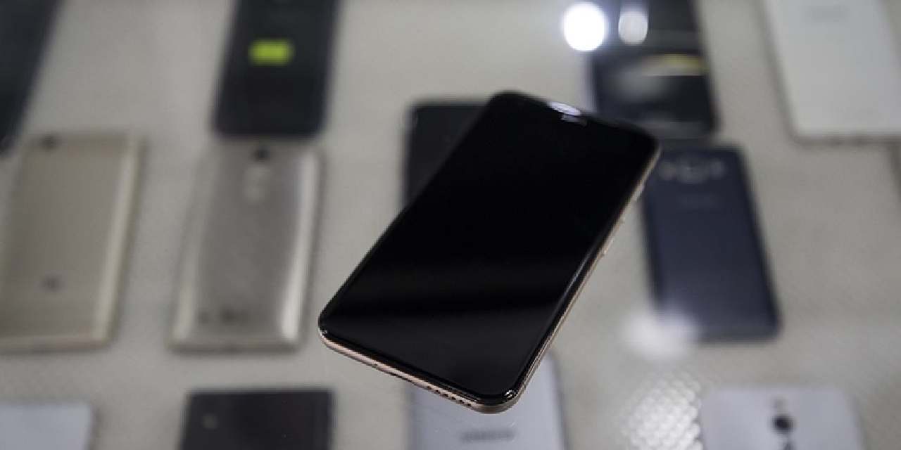 Telefon devi üretimi durdurdu: Piyasadan resmen çekildi
