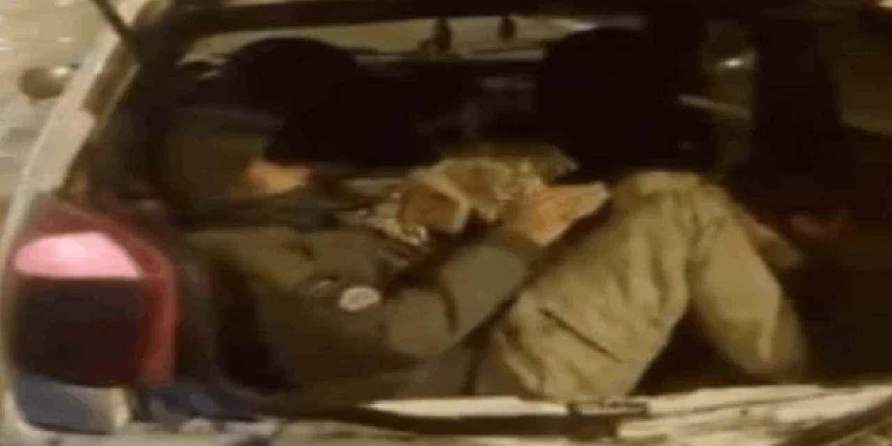 Otomobilin arka koltuk ve bagajından kaçak göçmenler çıktı