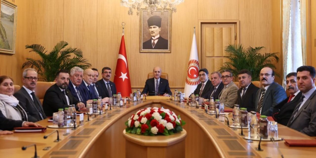 TBMM Başkanı Kurtulmuş Ezidi heyeti ile bir araya geldi
